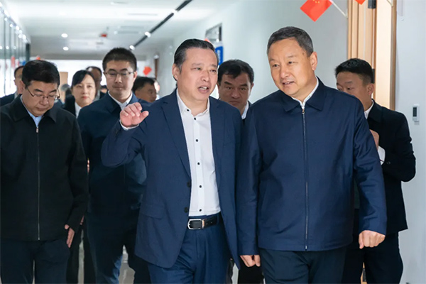 共建智慧交通！徐工集團(tuán)與山西路橋集團(tuán)簽署戰(zhàn)略協(xié)議