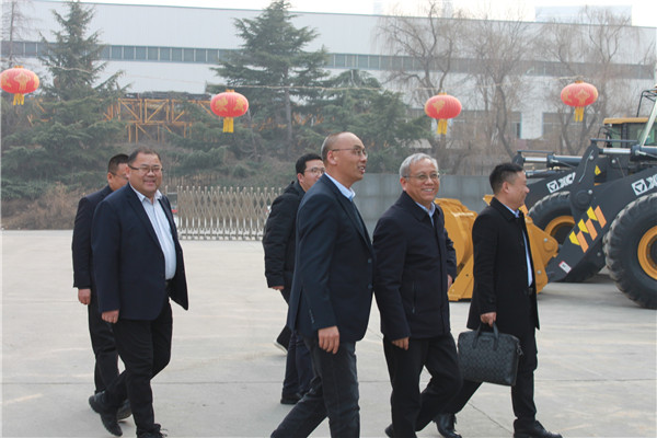 徐工鏟運(yùn)機(jī)械事業(yè)部總經(jīng)理、黨委書記蔣立俏蔣總一行人員來我公司考察